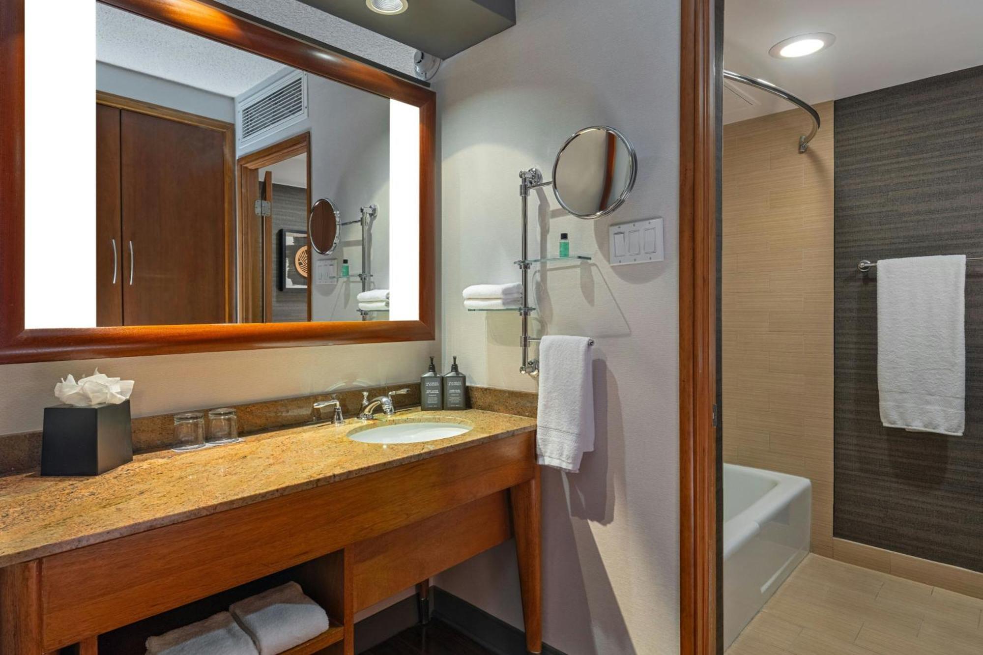 Sheraton Albuquerque Airport Hotel Екстериор снимка